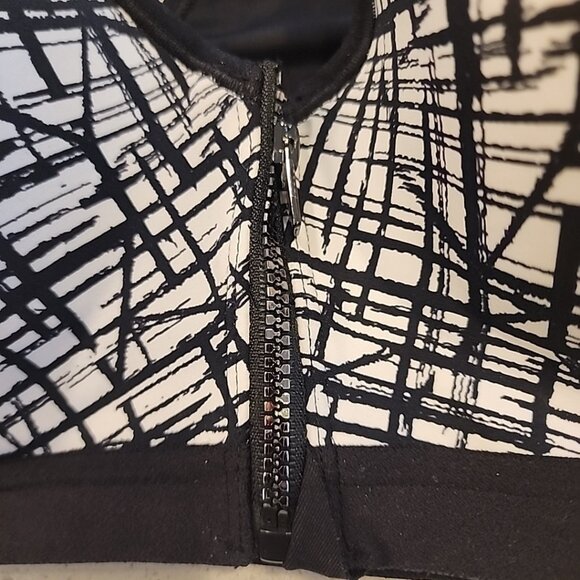 Maidenform Sports Bra 34D DM7991 Black White Underwire Lined Front Closure - Picture 2 of 4